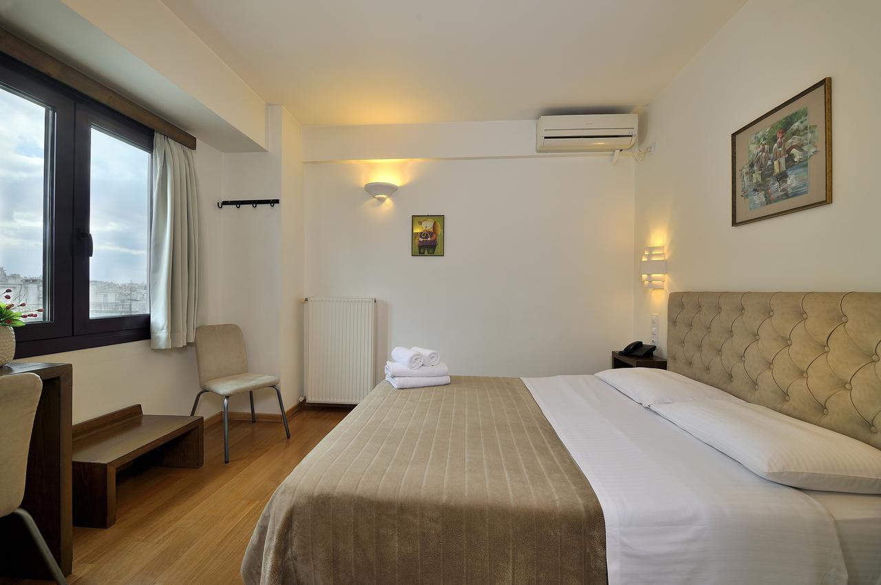 Dryades & Orion Hotel 2*